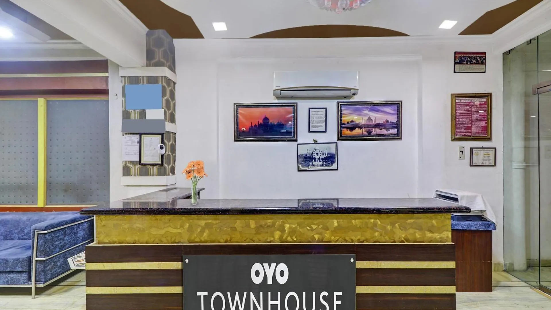 Hotel O Asa Agra Tajganj 4*,