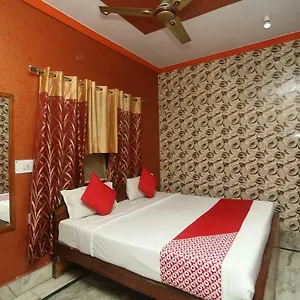 Oyo 18641 Rashmi *** Tajganj